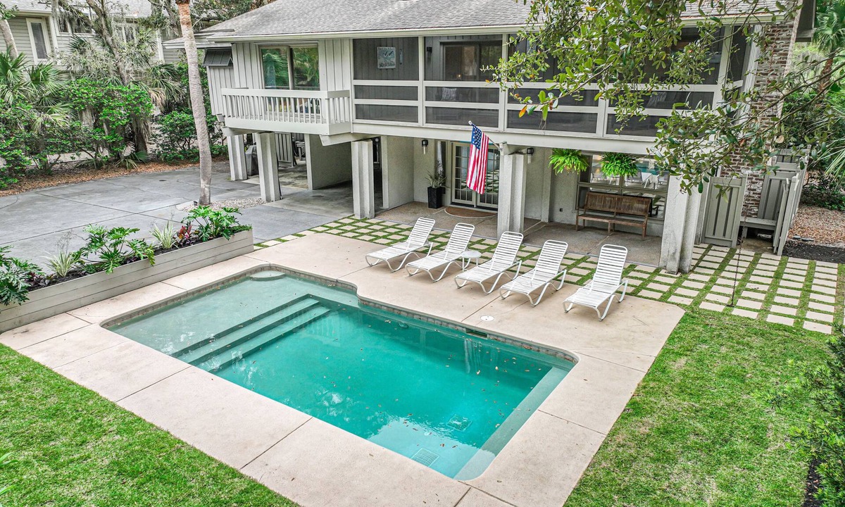 Oceanside House | Beachwalk Cottage – Steps to Beach, Free Seasonal Pool Heat, Sleeps 10, 4 King Suites