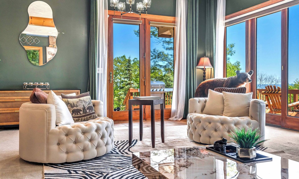 Tannersville House | Bear Peak | Mountain Views, Hot Tub, Game Room, 1 Min to Camelback