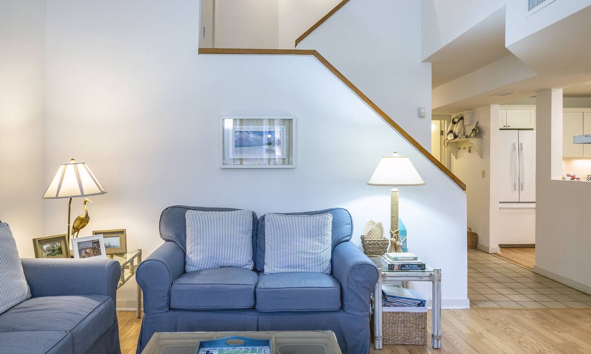 Seabrook Island House | Beautiful 3 BR 3 Bathroom Villa! Neighborhood Pool! Amenity access available for purchase!