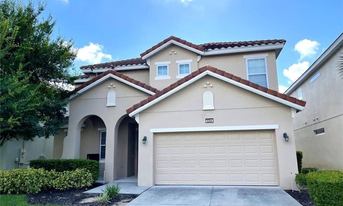 Sunridge Woods House | Beautiful 6BR Vacation Home with Pool and Hot Tub!