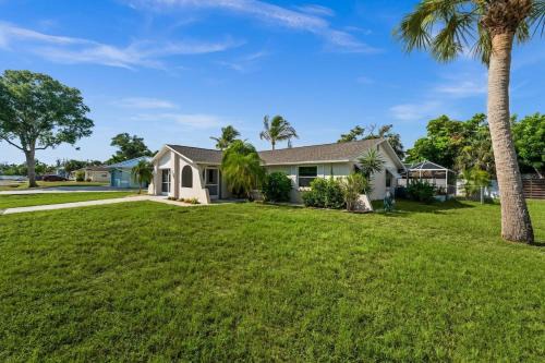 South Venice House | Beautiful, Accessible Venice Home near the beach and Historic Venice Downtown
