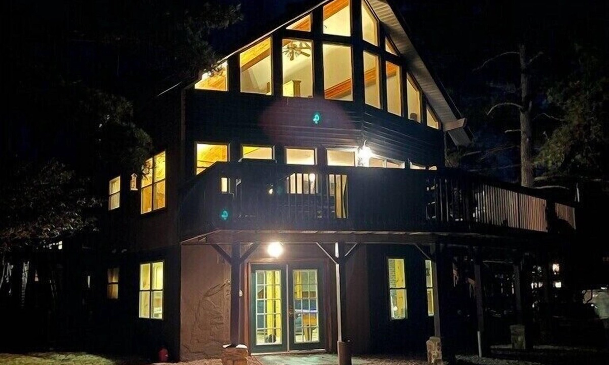 Lake Harmony Estates Ski Chalet | Beautiful chalet, Fun w/Family, Friends, secluded location DISCOUNT 3RD NIGHT