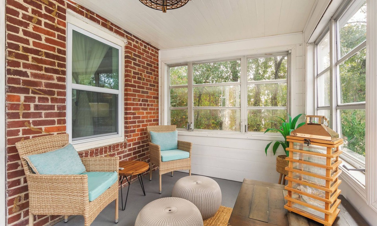 Panama City House | Beautiful Florida Cottage! St Andrews Gem, 1.5 blocks to beach! Pets considered