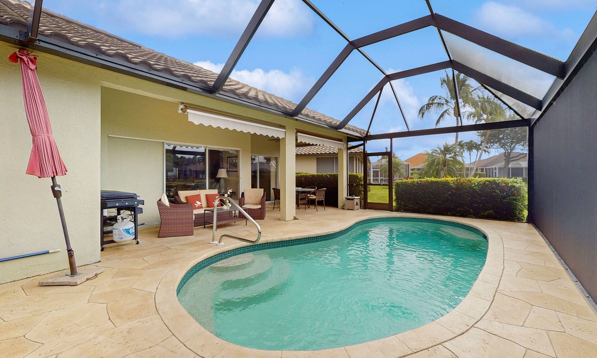 Falcons Glen House | Beautiful home w/heated in ground pool, wifi, dog-friendly, and sundeck