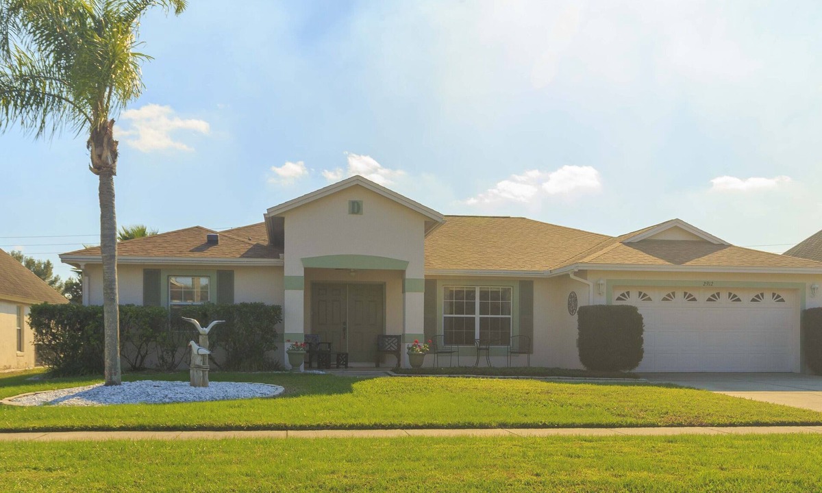 Lindfields Villa | Beautiful Home with pool within Lindfields ~ Kissimmee, Florida