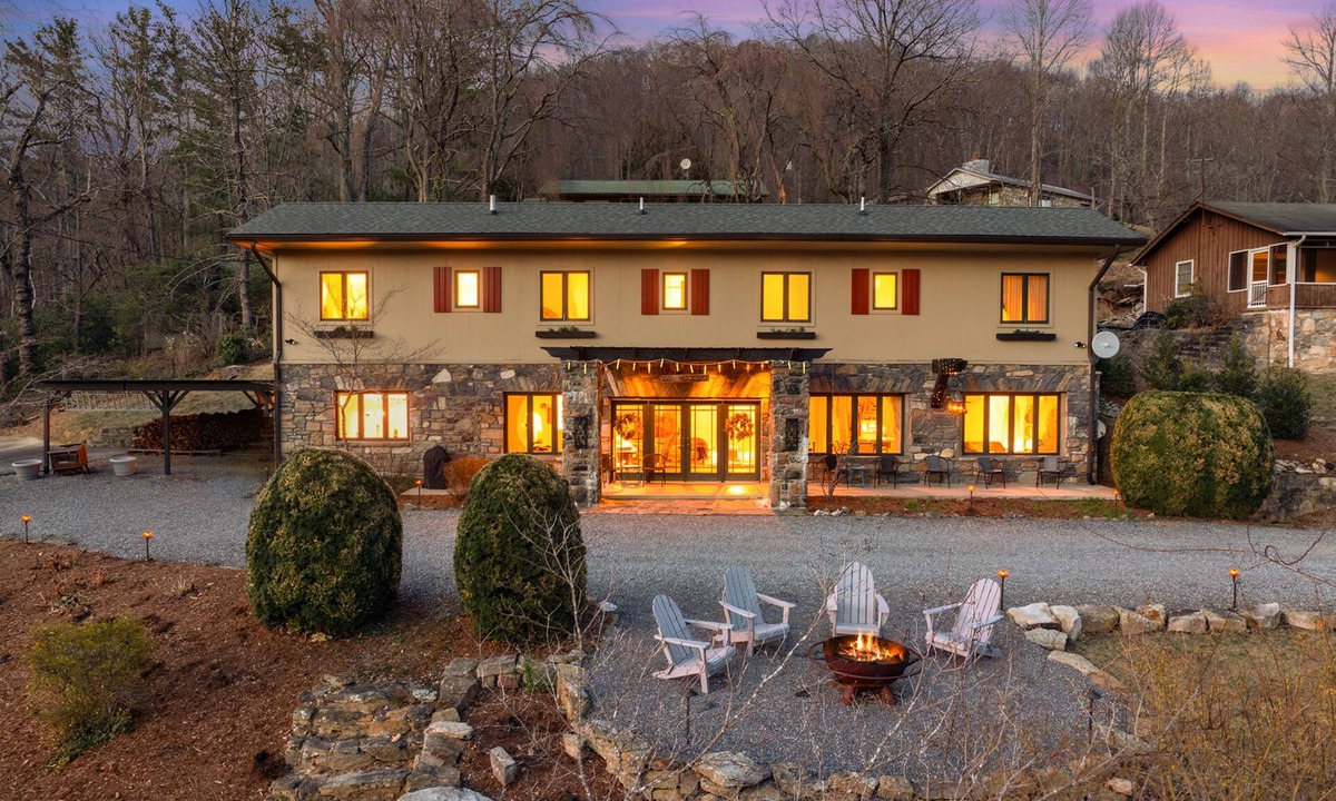 Gerton Ski Chalet | Beautiful mountain home near Asheville, Lake Lure and Chimney Rock area