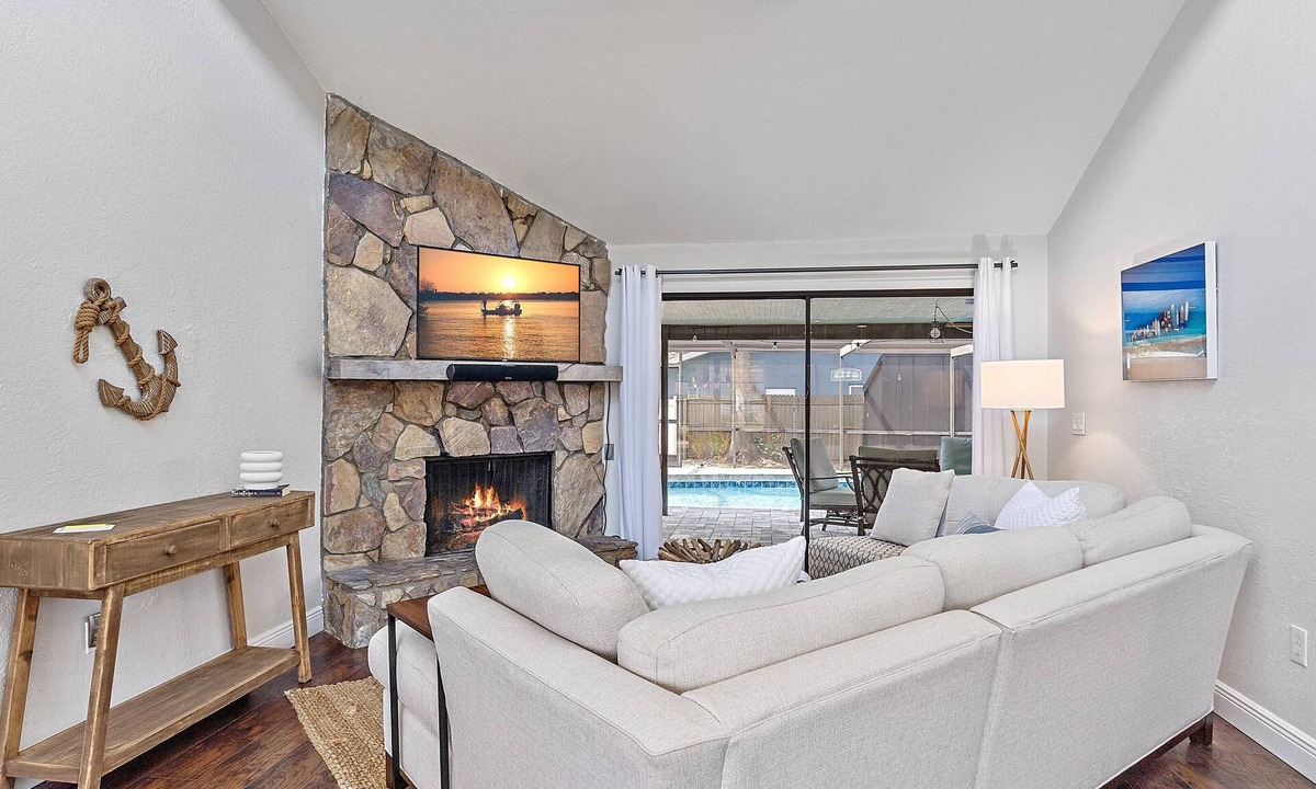 Lake Sarasota House | Beautiful Pool Home Close to Top Beaches and Golf!