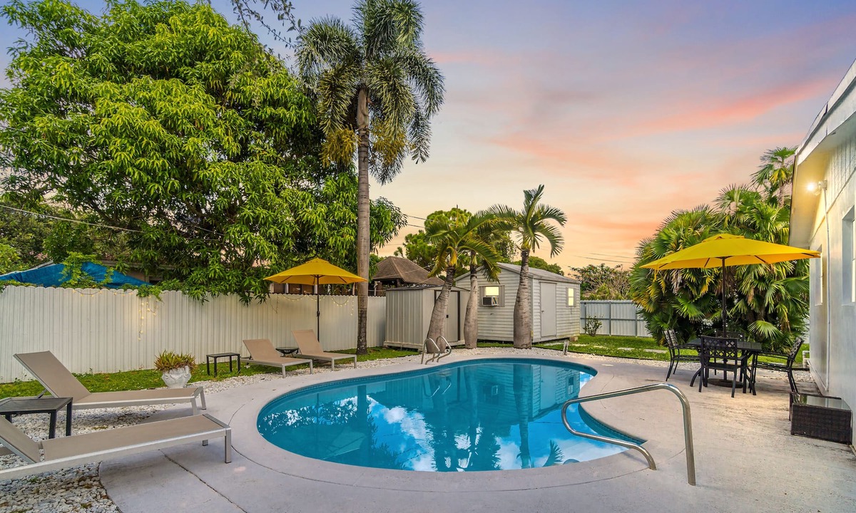 Boulevard Heights House | Beautiful Pool House | Close to Hard Rock Hotel