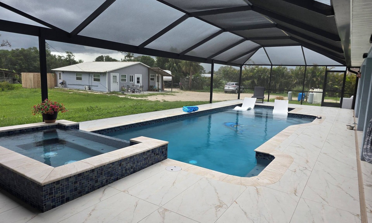 Braden River House | Beautiful Pool Property in peaceful area