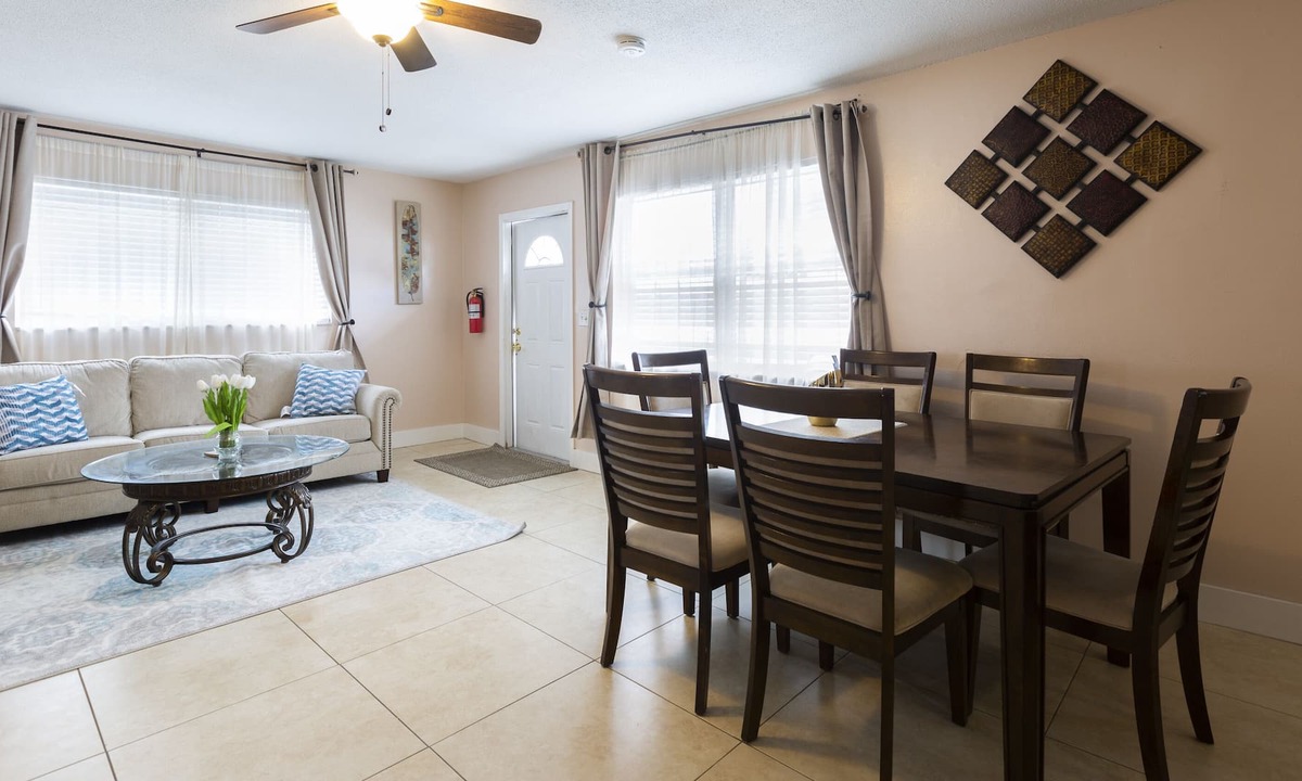 Florida North Atlantic Coast House | Beautifully Renovated Palm Beach Gardens Apartment