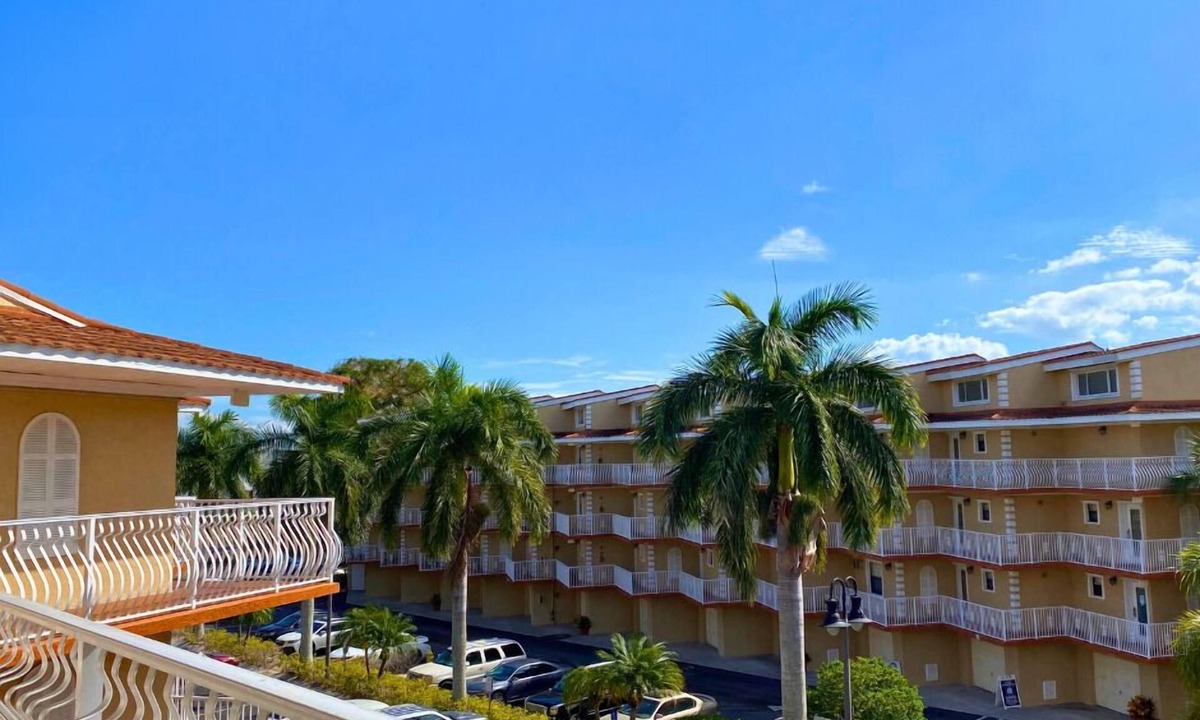 Dunedin Apartment | Beso Del Sol Resort