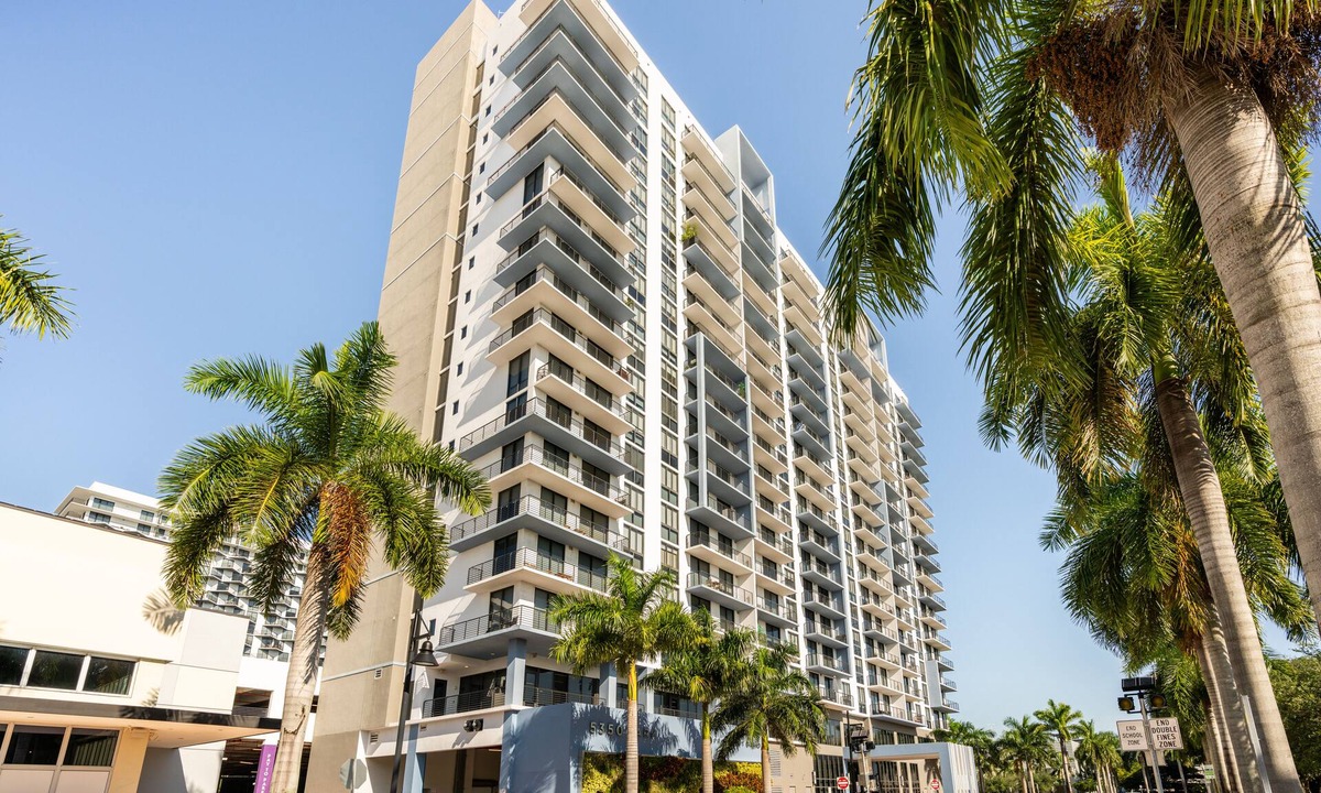 Doral Apartment | Best Condo near to Airport at Doral Downtown