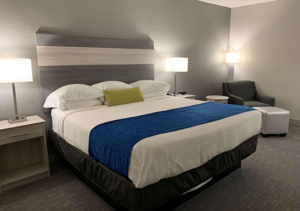 Clarks Summit Hotel | Best Western Plus Clarks Summit Scranton Hotel