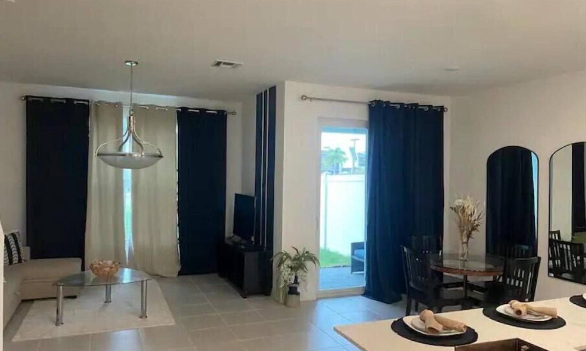 Greenacres House | Besties Luxury Townhouse