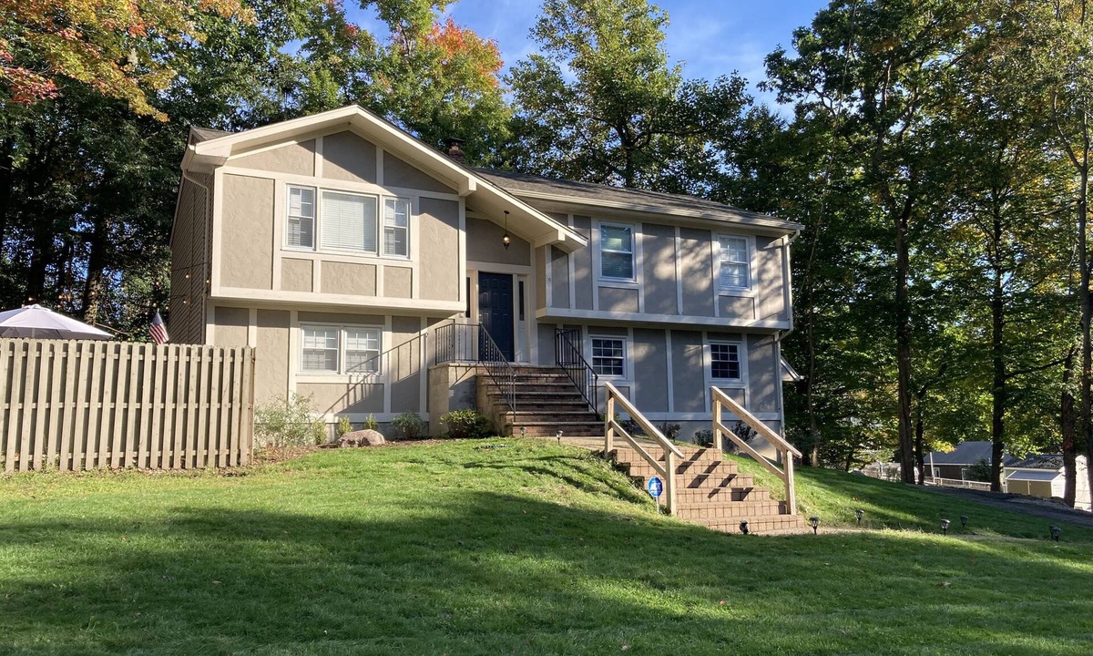 Lake Hopatcong House | BestOBothWorlds*2GWifi@HandcraftedWoodTerrace~Firepit#GameRoom