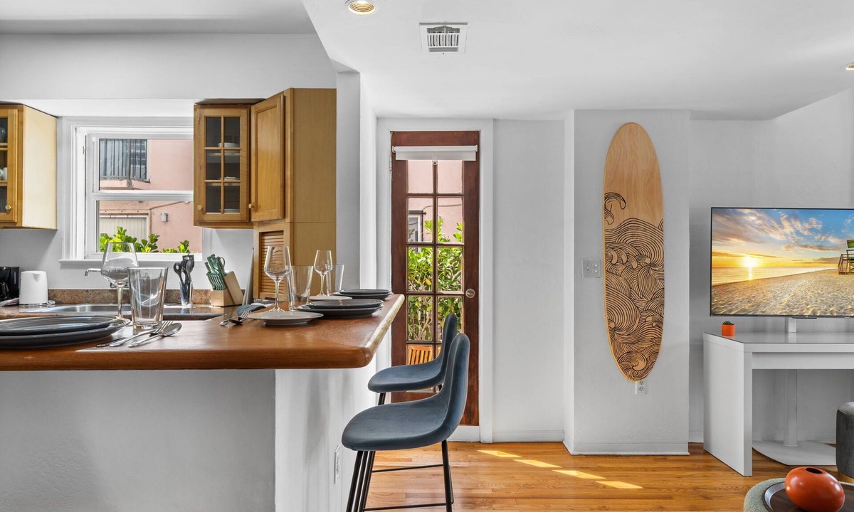 North Beach Hotel | Blue Flamingo Suites