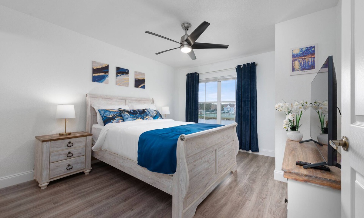 Kissimmee Cottage | Book 5 nights get 6. ¡Near Disney! Hotelstyle beds