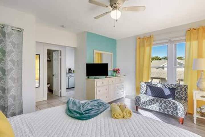 West Palm Beach Apartment | Boutique studio near downtown WPB and Intracoastal