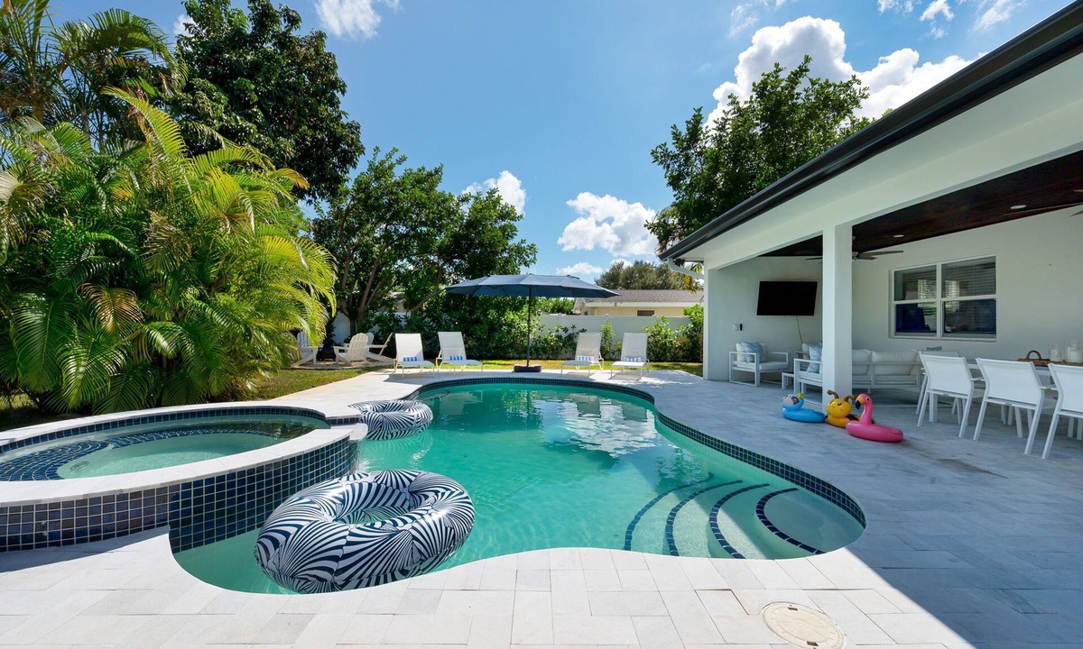 Boynton Beach House | Boynton Beach 4BR Pool Spa, Aug Last-Min Deal
