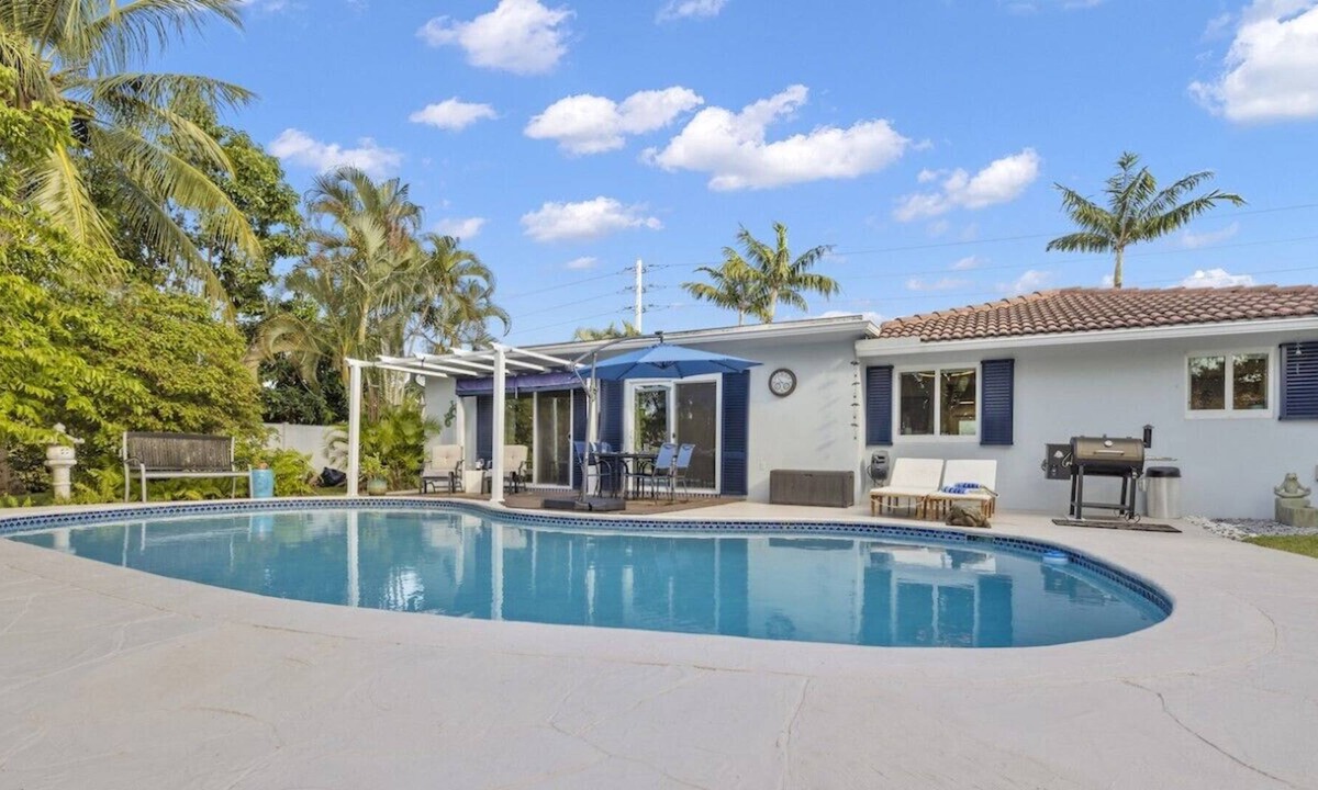 Lake Ida Shores House | Boynton Bouy - 2 bed pool home with private dock