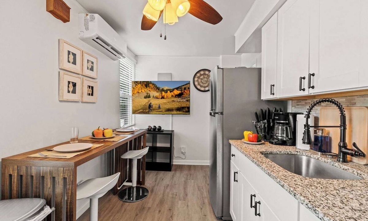 Ardmore Apartment | Brand New 1BDR | Downtown Ardmore | Courtyard | Parking