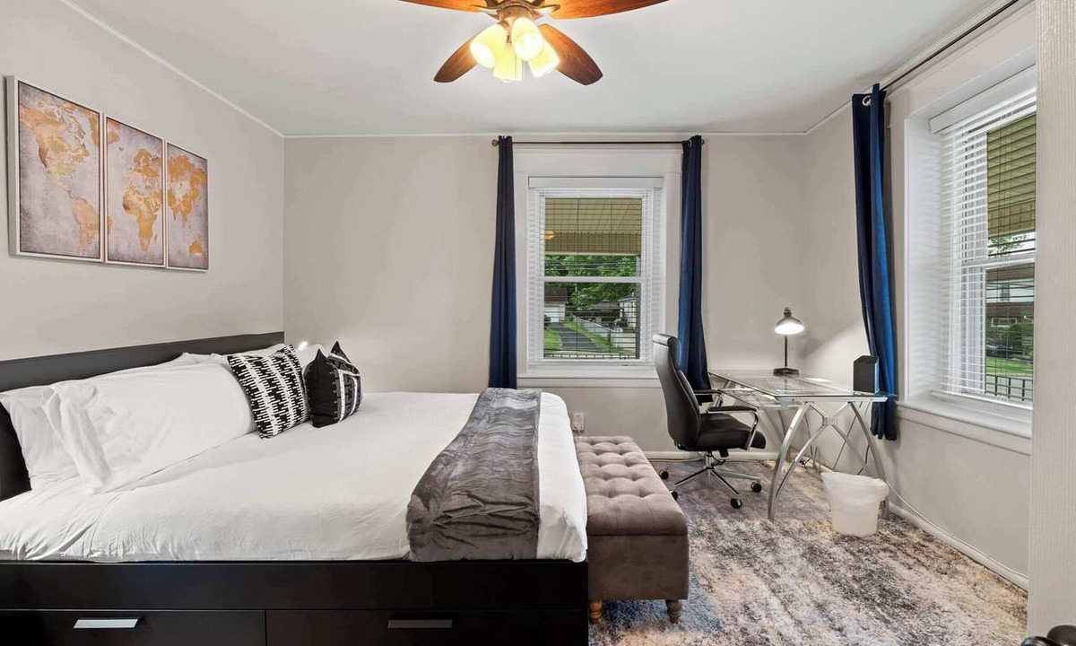 Ardmore Apartment | Brand New 1BDR Near Downtown Ardmore | Free Park
