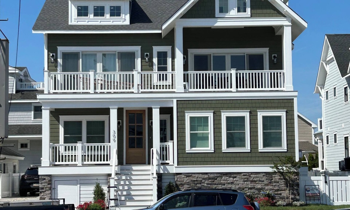 Stone Harbor House | BRAND NEW BAY VIEW 4 Bed 3.5 Bath Home in downtown Stone Harbor w/decks & pool!
