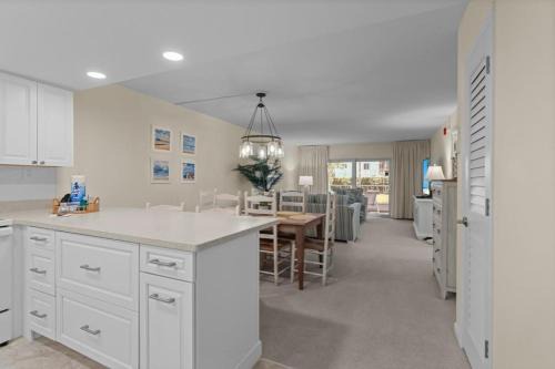 Sanibel House | Breaker's West A7
