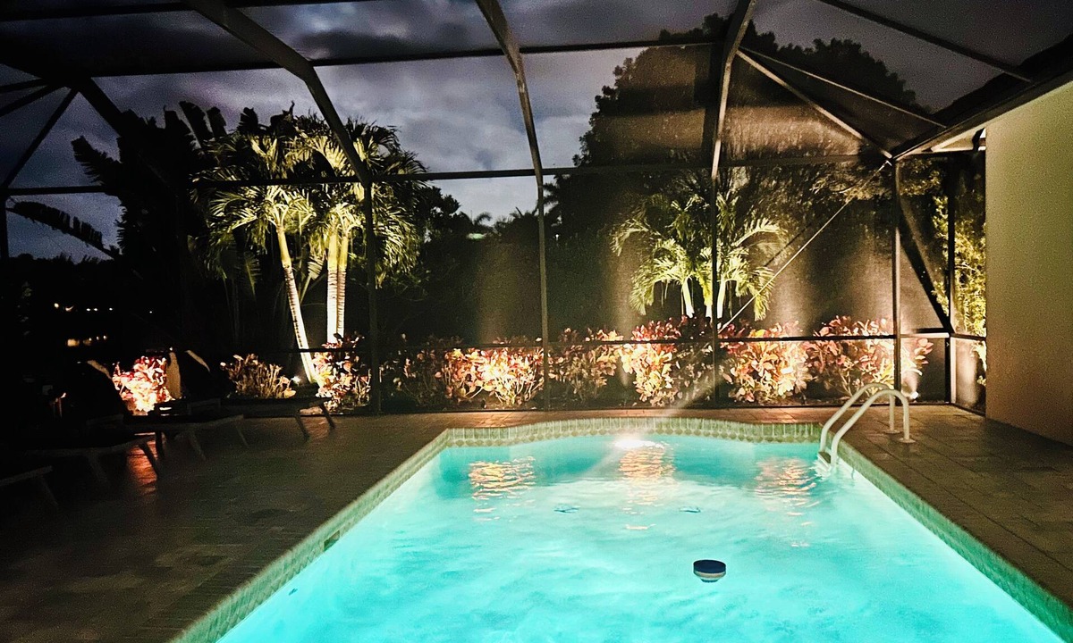 Central Naples House | Briarwood Sunrise Retreat – Bright Naples Home, 4BR/3BA, Heated Pool