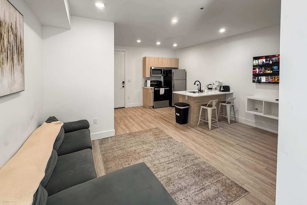 Olde Richmond Apartment | Bright 1BR Urban Escape at Fishtown w/Gym Access
