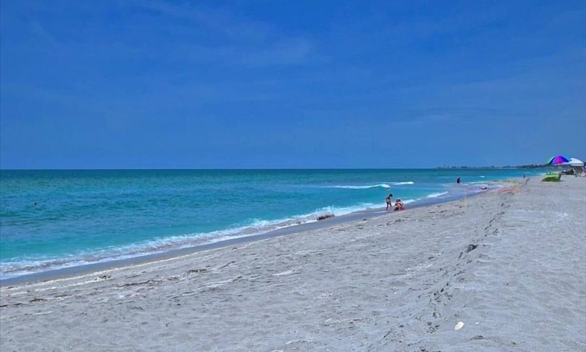Siesta Key Condo | Bright and Airy 4th floor condo at Fisherman's Haven with Private Beach and Stunning Water Views! FH