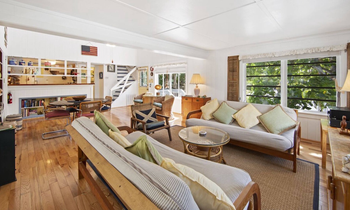 Sanibel Cottage | Bright Classic Florida Beach Cottage-Heated pool and tennis!
