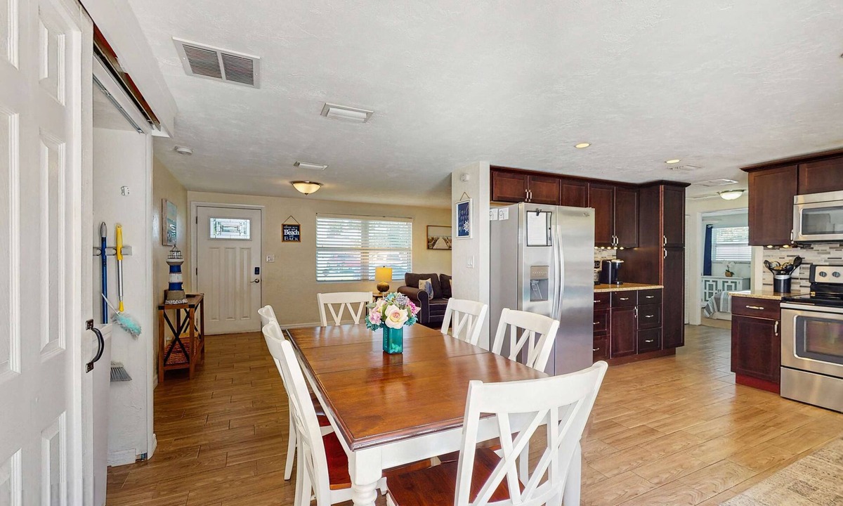 Pinellas Park House | Bright Home with Private Pool High Speed WiFi Firepit Outdoor Bar and Grill