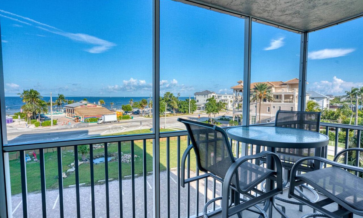 Bonita Springs Condo | Building 1 Beach Views at Beach & Tennis Unit 1405