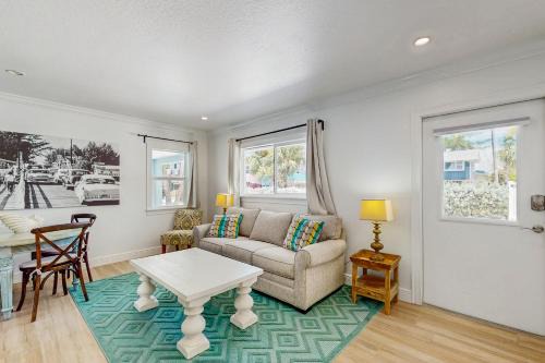 Indian Shores House | Bungalow Beach Place 9