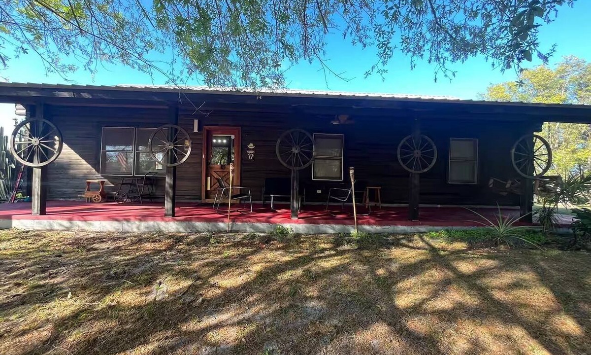 Okeechobee Cabin | Cabin House - Home Away from Home!
