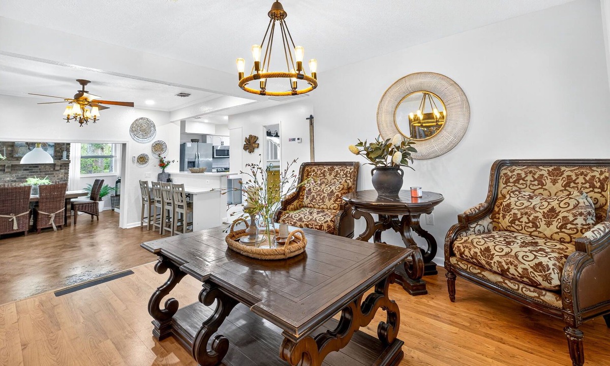 Tampa House | Callco Ranch Charming 3-bedroom+2 bathroom Ranch in nice Tampa with AC, WiFi