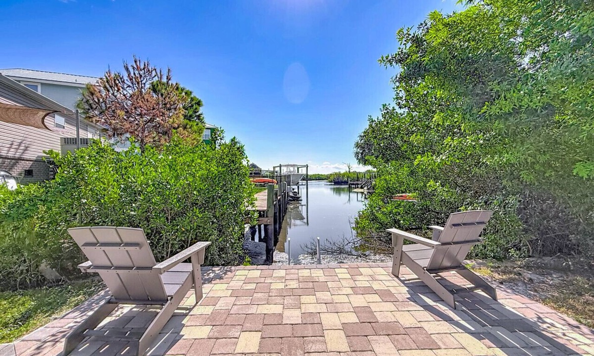 Tampa House | Canal Front, Kayak, Paddle Board, Hot Tub, Convenient Location