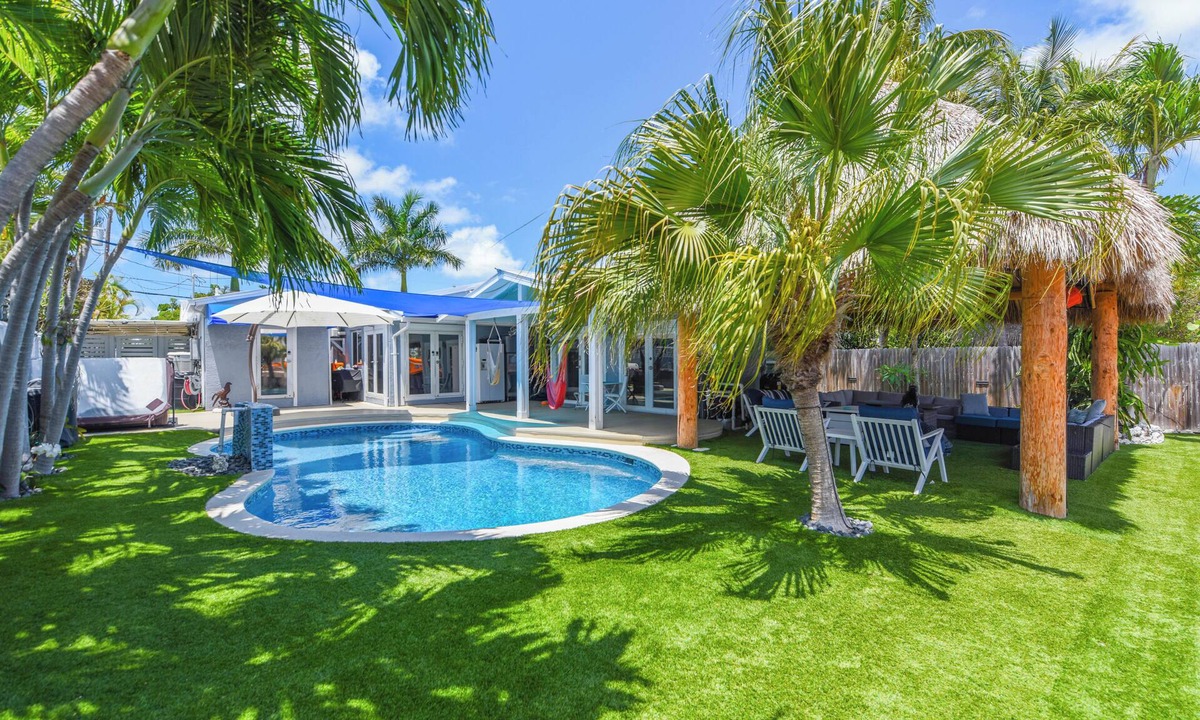 New Town House | Captain's Cove | Canalfront w/Pool & Boat Lift