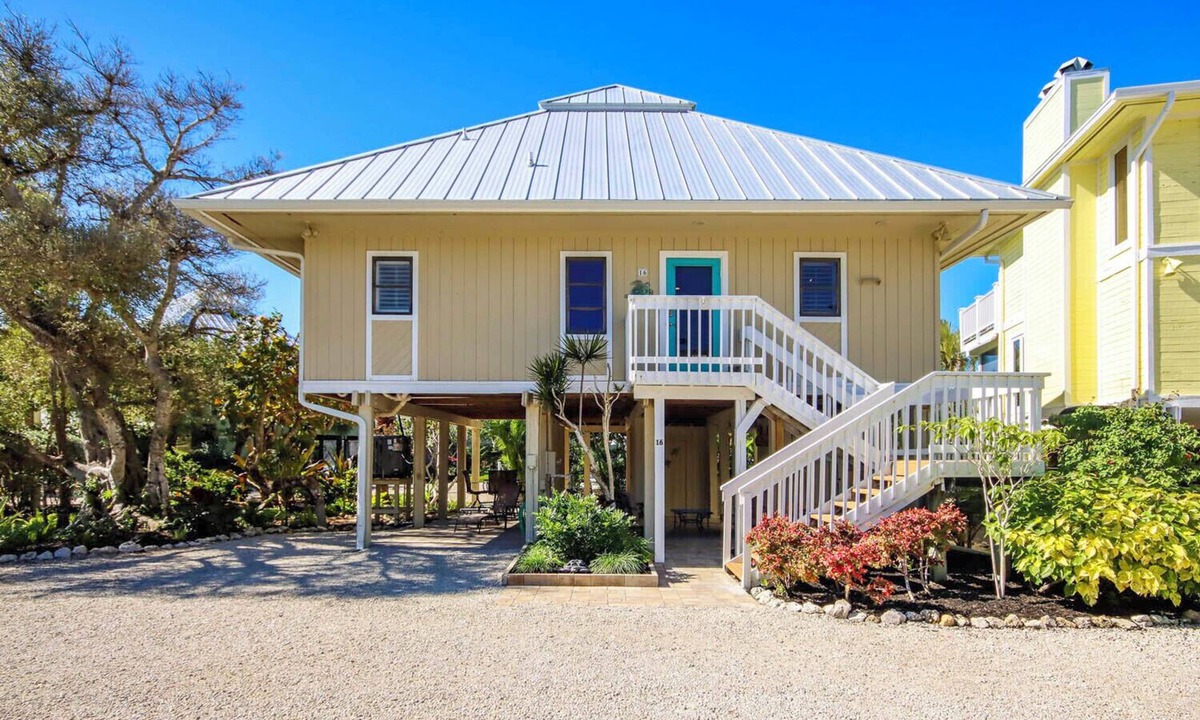 Captiva House | Captiva Island Vacation Home with Pool, Tennis, and Beach Access and King bed