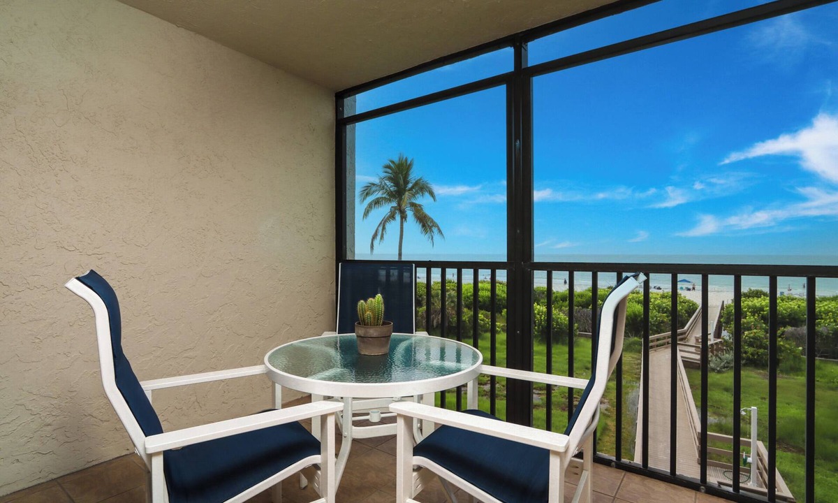 Sanibel House | Carefree Beachfront Sanibel Rental - Compass Point 152