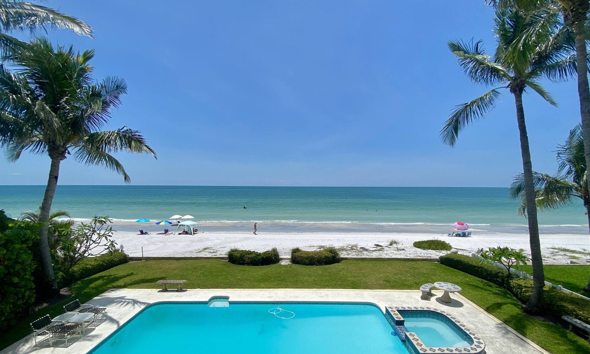 Redington Beach House | Casa Bella Redington Beachfront Pool Spa Wi-Fi