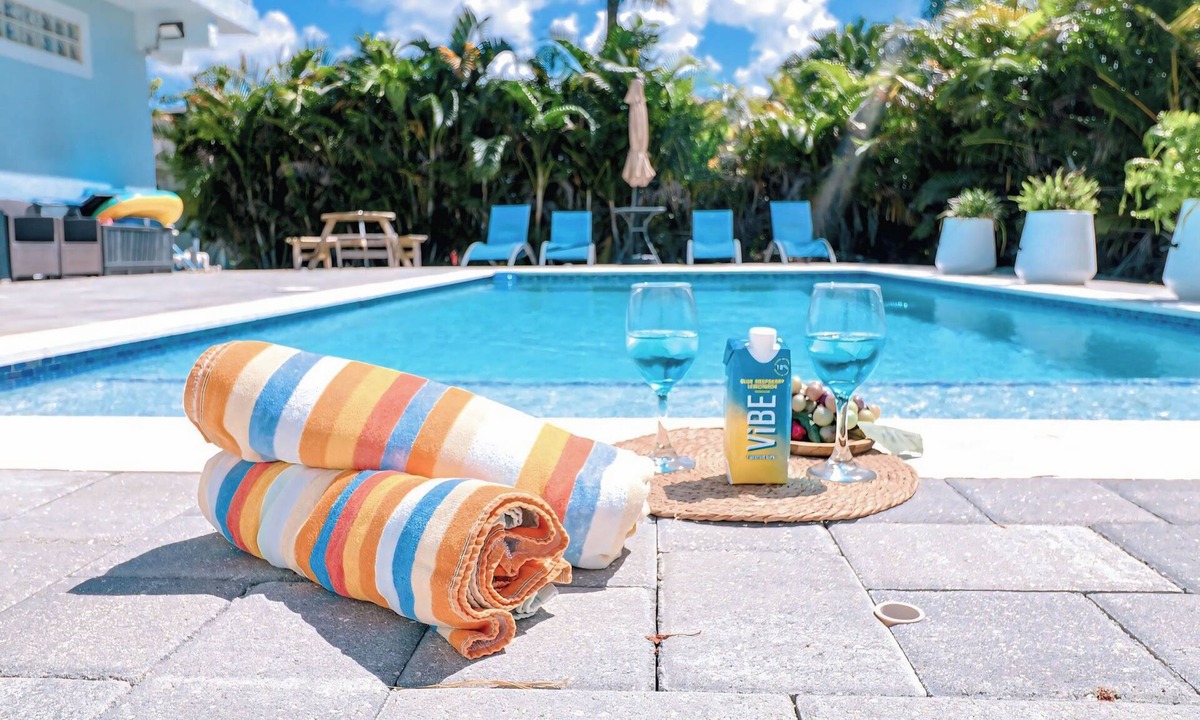 Iona House | Casa Captiva Heated Pool/Game Zone/Near Top Beaches