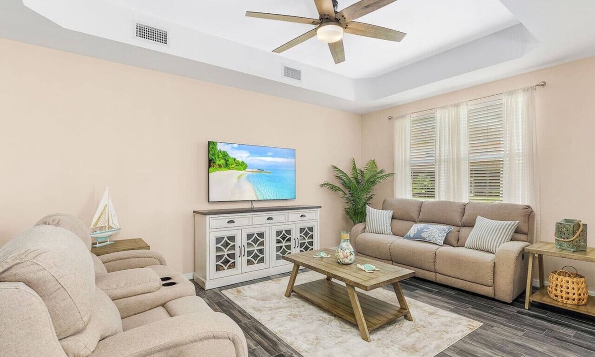 Biggar Villa | Catena Love * relax, beach, wine, dine. Repeat!