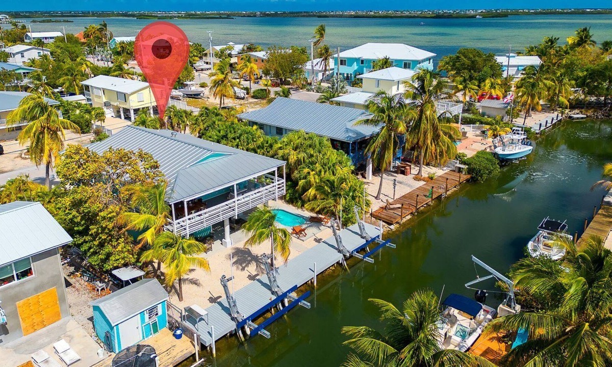 Breezeswept Beach Estates House | Cayman Retreat: Cozy pool home