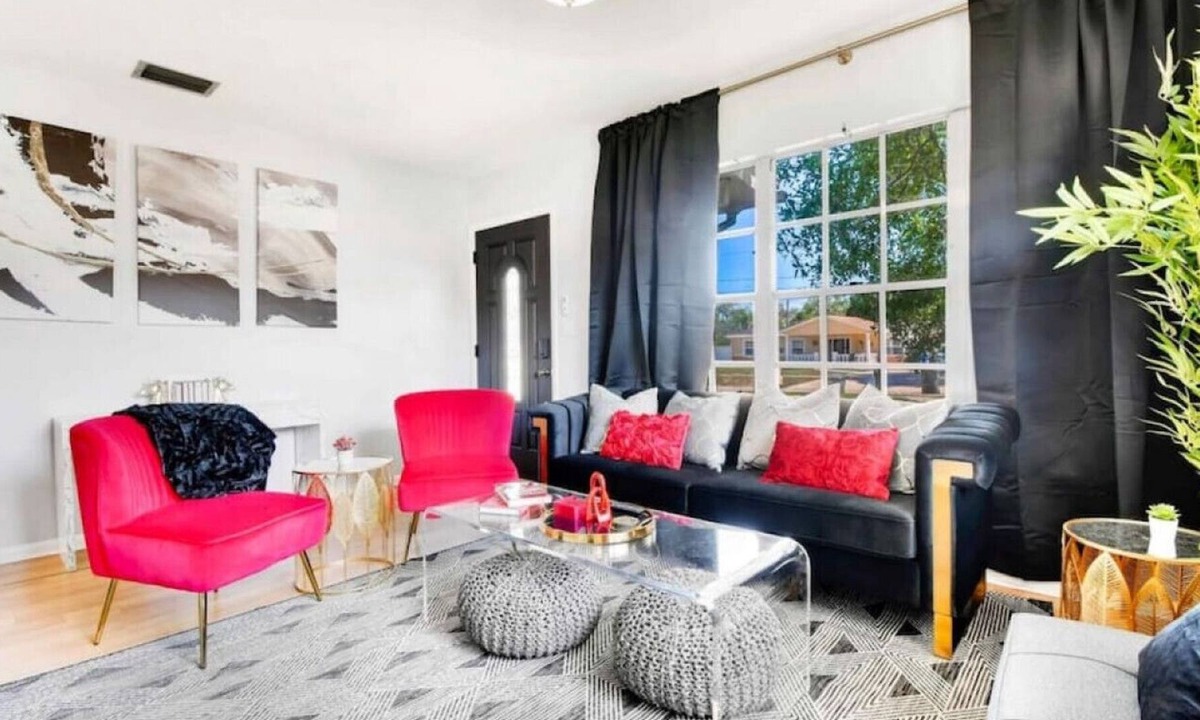 Carrollwood House | Chapel Way · Renovated Home Near Stadium, Steinbrenner, Airport