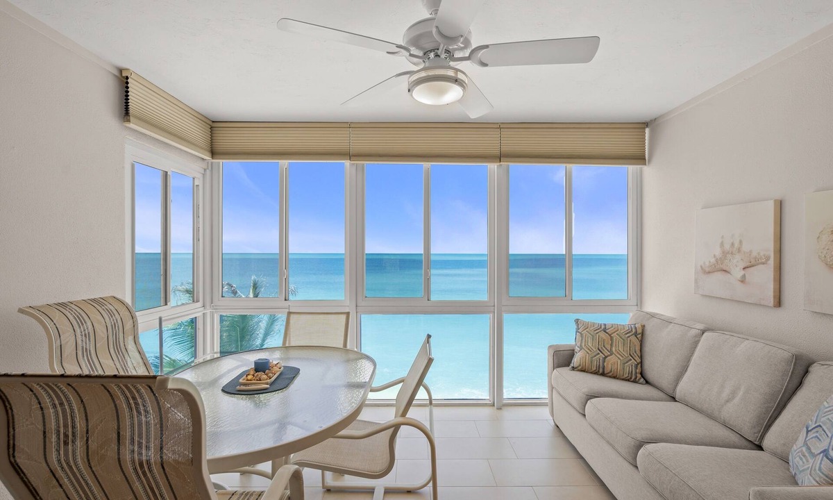 Siesta Key Condo | Charming 2/2 Beachfront Condo Unit B305