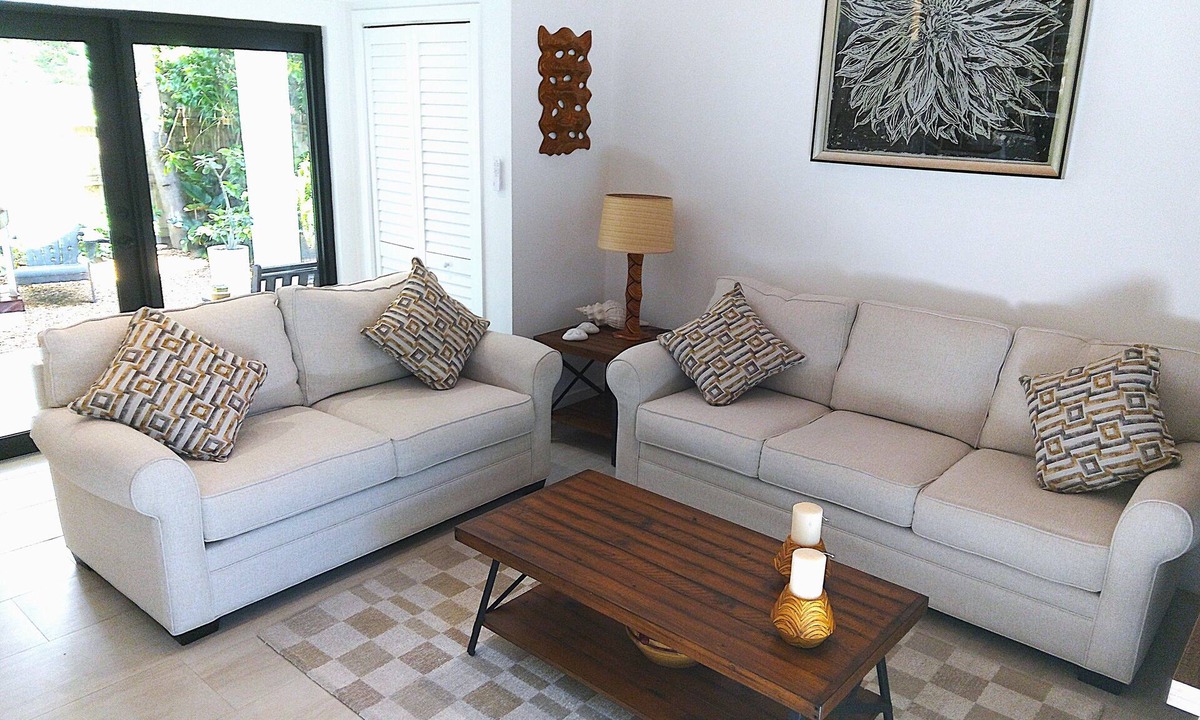 Coconut Grove House | Charming 2 bedroom -2 ½ bathroom 2-Floor townhouse. Fully refurbished.