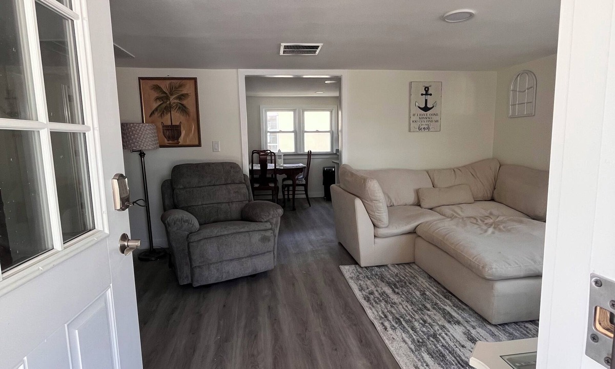 Southgate House | Charming 2-bedroom house in delightful Sarasota town of Pinecraft