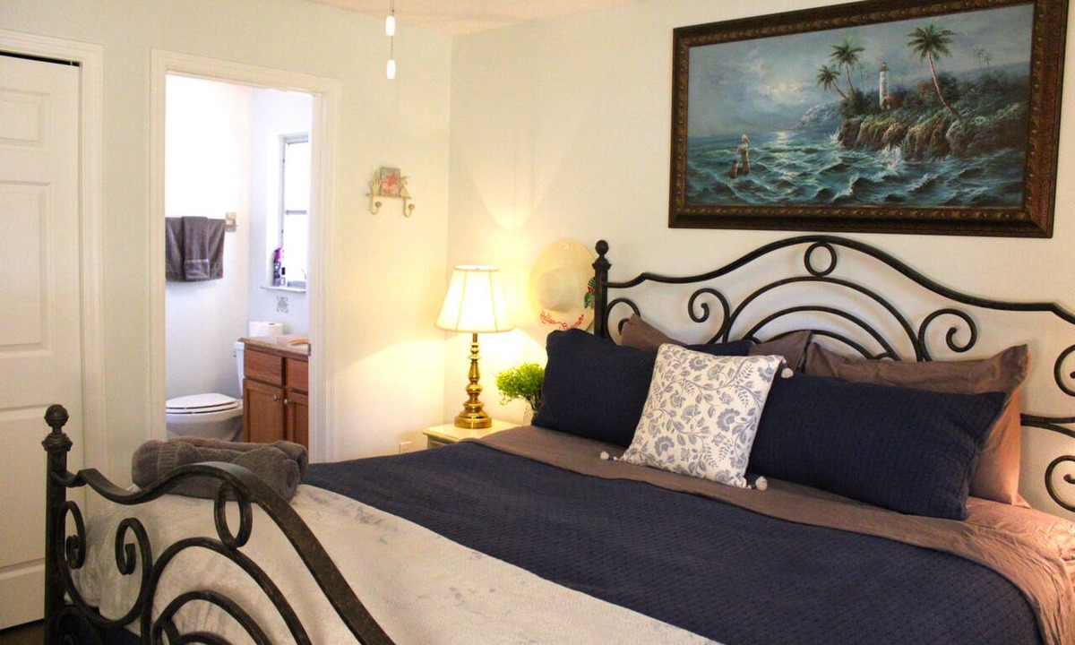 Charlotte Harbor Apartment | Charming 2-bedroom apartment with AC in Punta Gorda. Close to everything!